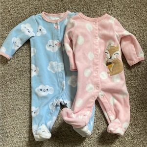 ⭐️Bundle of 2 Newborn baby girl fleece sleepers
